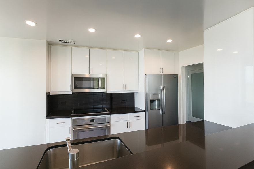 Building Photo - 10501 Wilshire Blvd