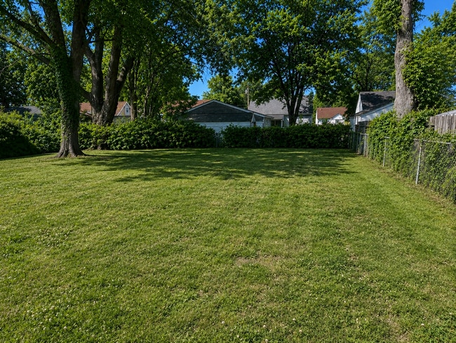 Building Photo - 3 bedroom, 1 bath home
