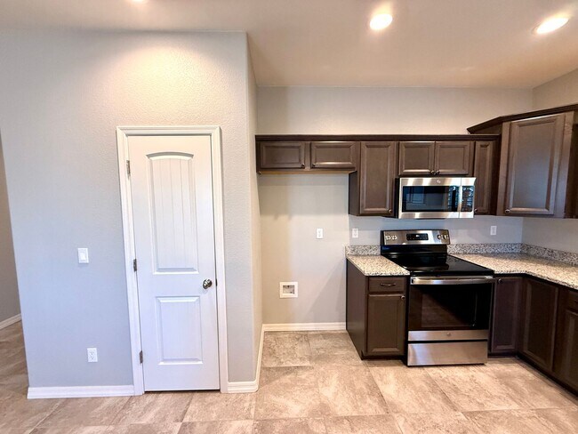 Building Photo - Beautiful 2023 Build | 3 Bed, 2 Bath | Solar + Premium Upgrades | Landscaping Included