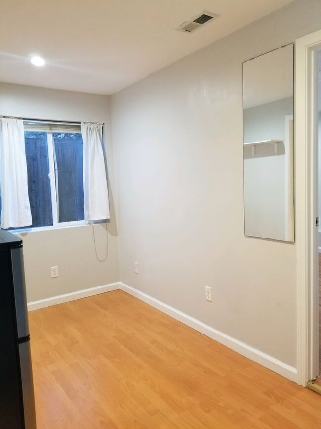 Building Photo - OPEN HOUSE: Thursday (7/31) 6:45pm-7:15pm....
