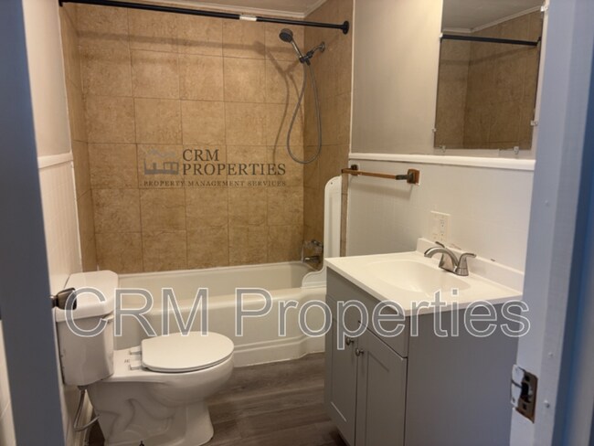 Building Photo - 1019 N McCann St