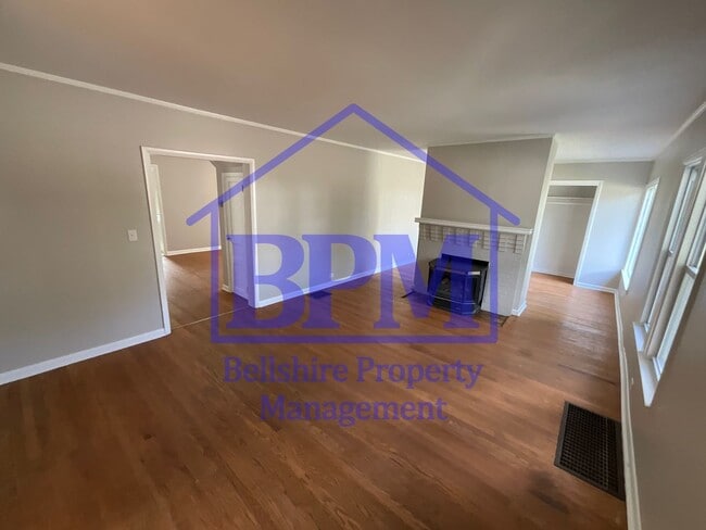 Building Photo - Charming 2-Bedroom Home in the Heart of Di...