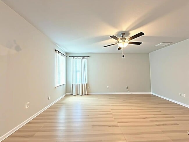 Building Photo - 11816 Offaly Dr