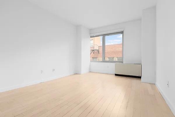 Building Photo - 447 W 18th St