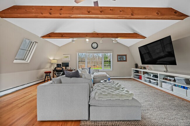 Building Photo - 395 Thayer Pond Rd