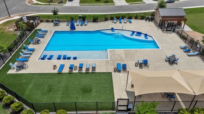 Building Photo - 112 Rainmaker Cv