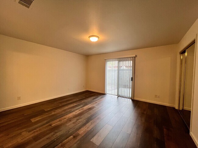 Building Photo - 92 Rosewood Cir