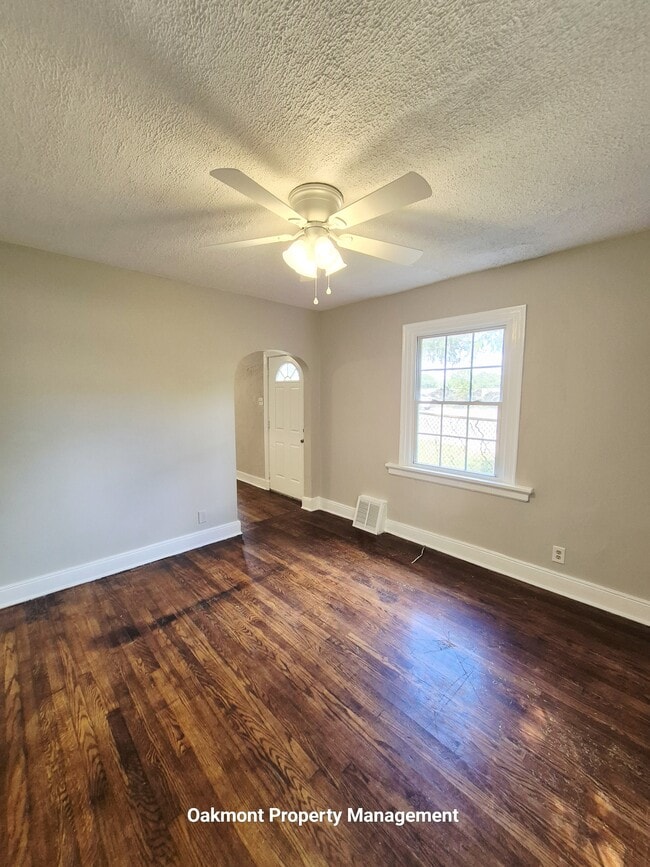 Building Photo - 3301 Nine Mile Rd