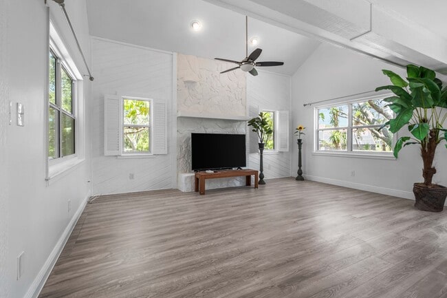 Building Photo - 4857 Hummingbird Trail