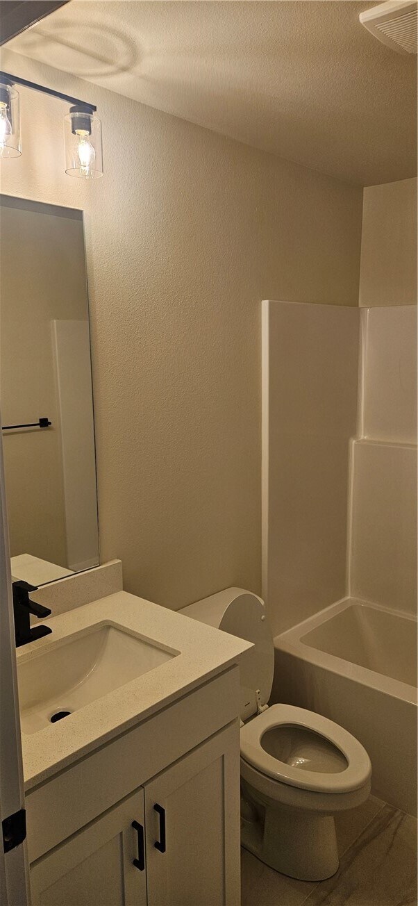 Building Photo - 6005 SW Coywolf St