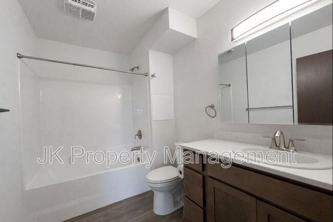 Building Photo - 3440 11th Ave S