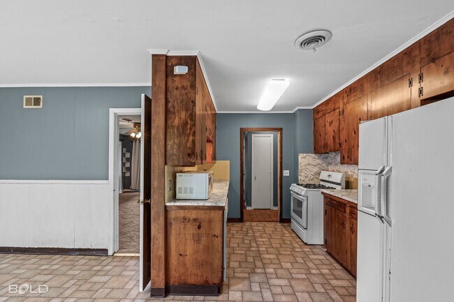 Building Photo - Home For Rent!