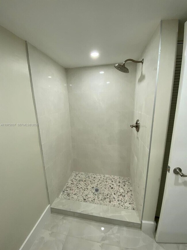 Building Photo - 8830 Royal Palm Blvd