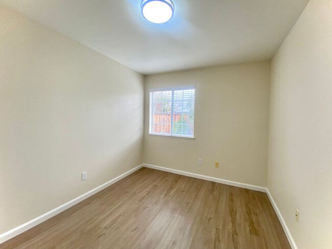 Building Photo - Remodeled 3-Bedroom Home - Fremont!