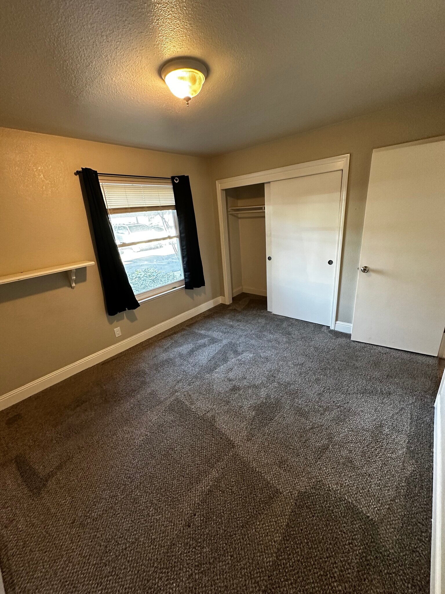 Building Photo - 3722 W Benjamin Holt Dr