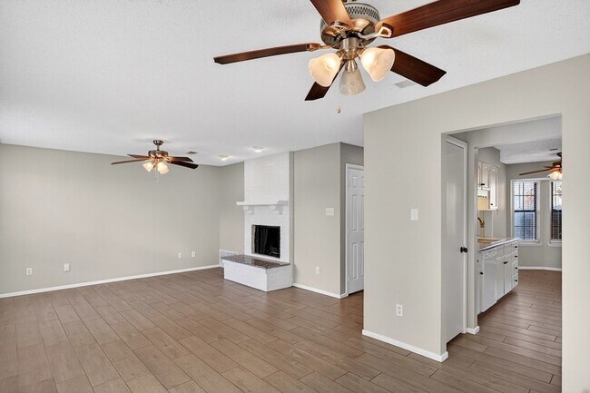 Building Photo - 3222 Preston Dr