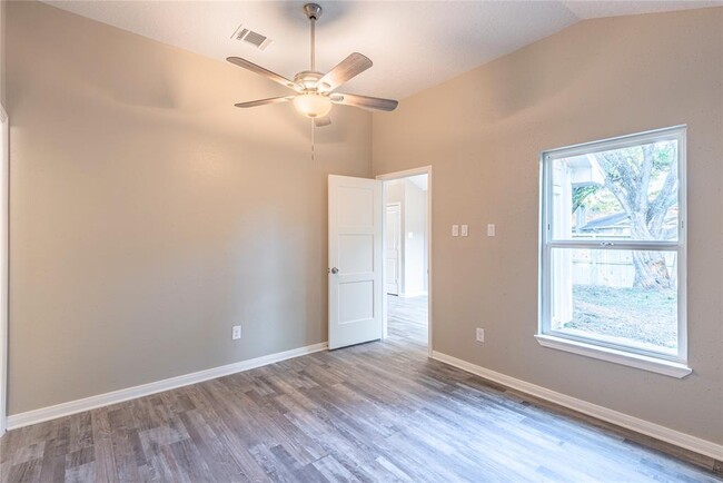 Building Photo - 9111 Goodmeadow Dr