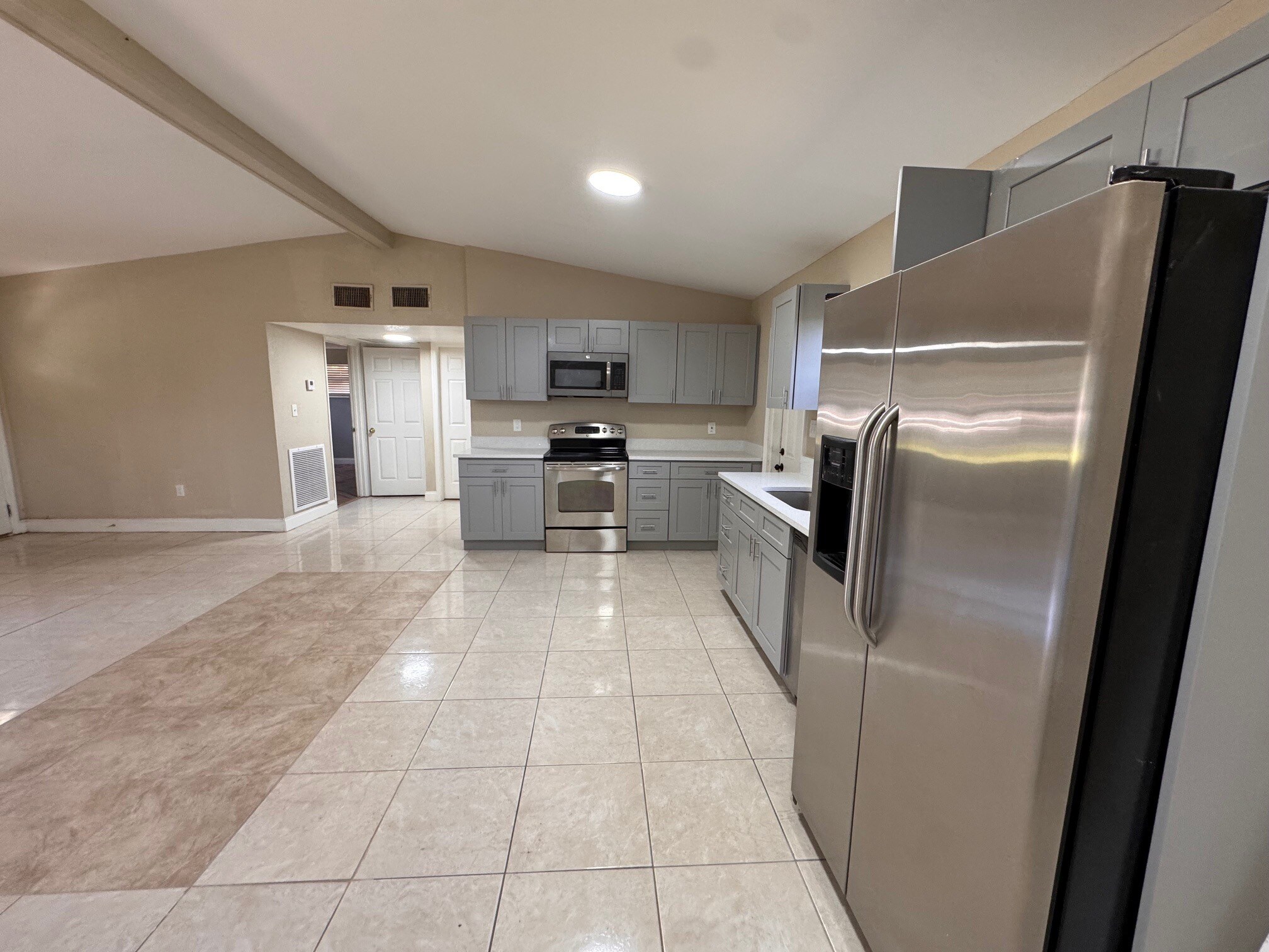 Kitchen - 2429 Sandy Ln