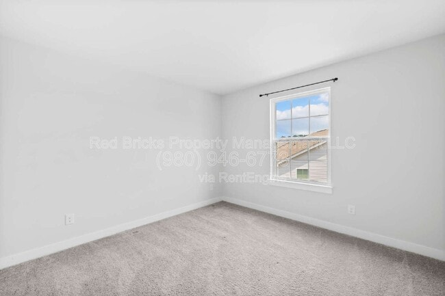 Building Photo - 7067 Waterwheel St SW