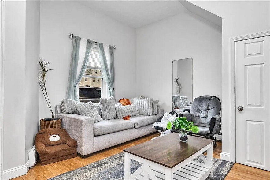 Building Photo - 186 Federal St