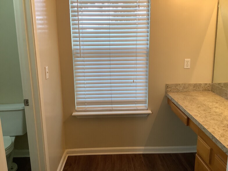 Building Photo - 2377 Companion Cir E