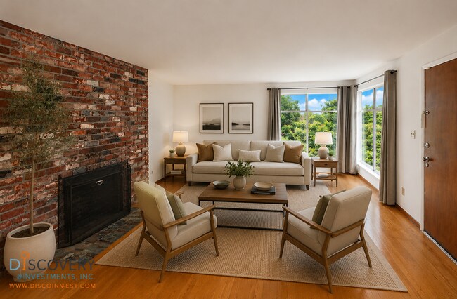 Building Photo - Contemporary North Berkeley 2 Bedroom Condominium