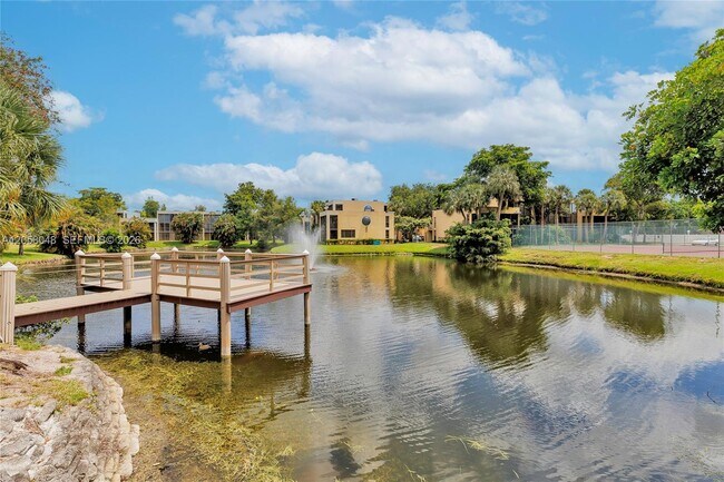 Building Photo - 2930 SW 87th Terrace
