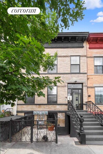 Building Photo - 127 Cornelia St