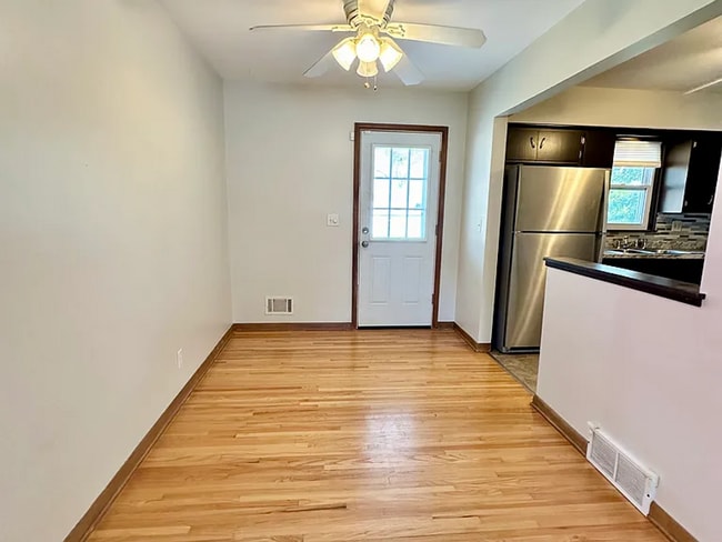 Building Photo - 5617 N 69th St