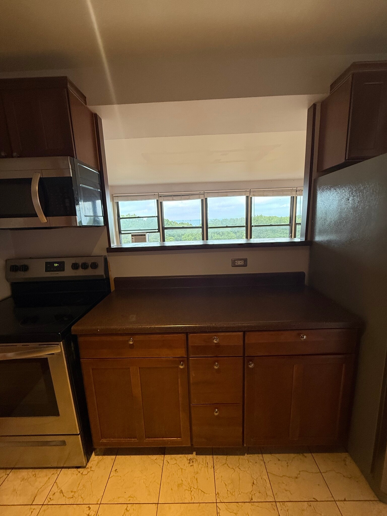 Building Photo - 4230 N Marine Dr