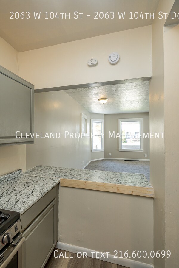 Building Photo - 2063 W 104th St