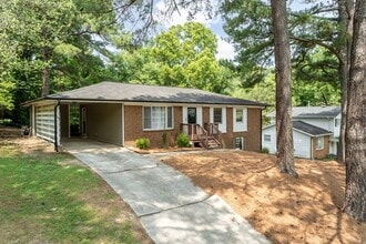 Building Photo - Gorgeous Single family Home!