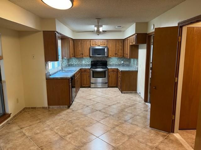 Building Photo - 3904 Woodbury Ct