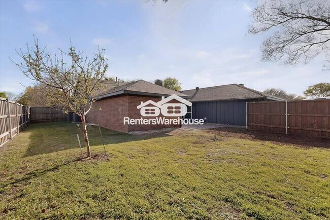 Building Photo - Renovated home in Plano Ready to Be Your Home