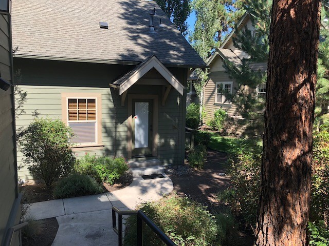 Building Photo - NW Crossing Townhome