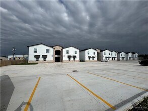 Building Photo - 16 Ragland Rd