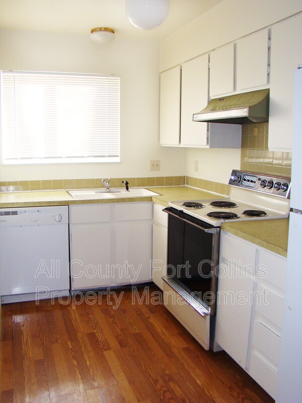 Building Photo - 1625 Larch St