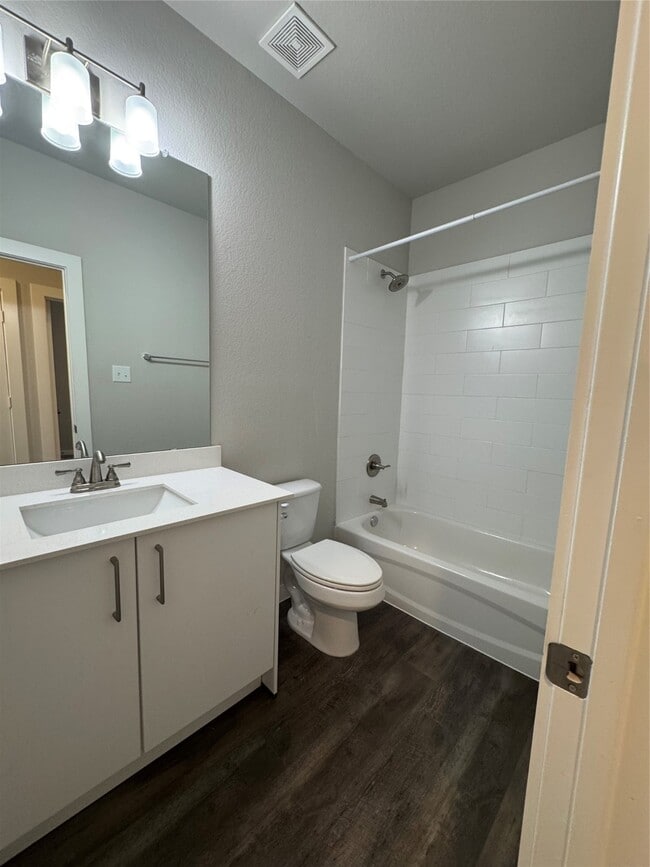 Building Photo - 9906 Grosbeak Ln