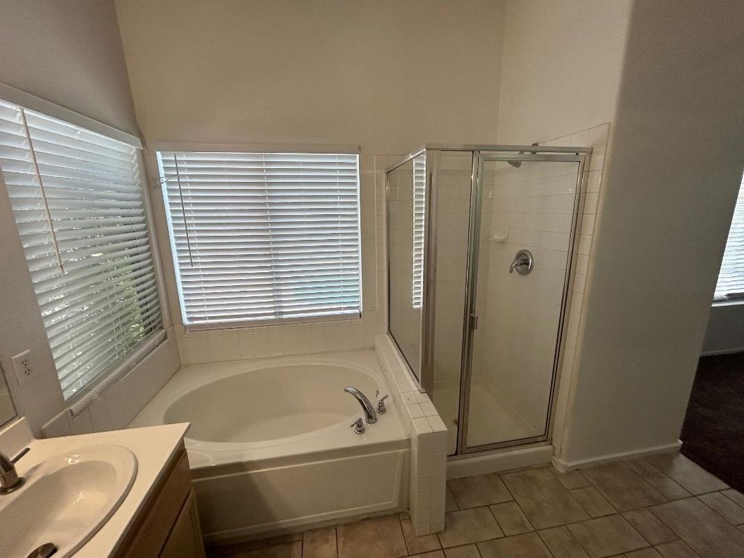 Building Photo - 6138 Circling Hawk Dr