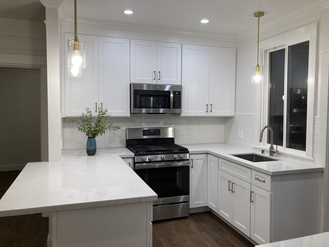 Remodeled Kitchen - 2791 Greenwich St