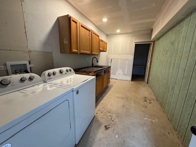 Building Photo - 7101 Winding Way