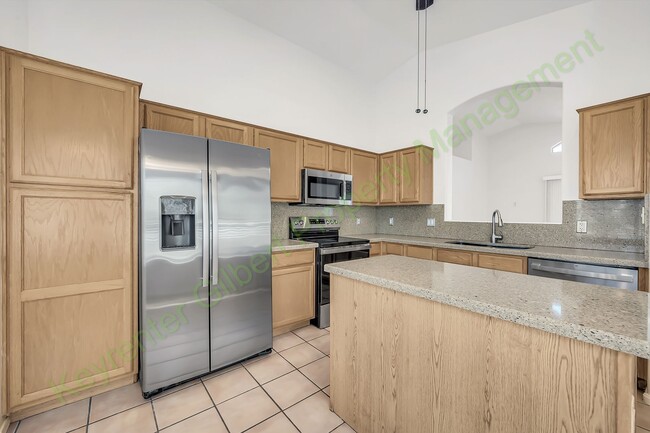 Building Photo - 1284 W Kingbird Dr