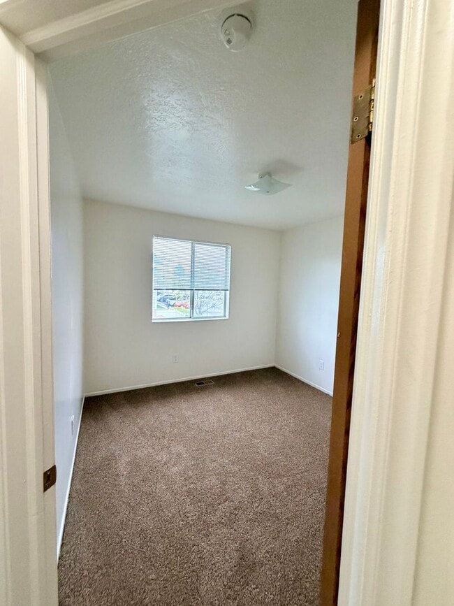 Building Photo - 2675 Ridgeland Park Dr