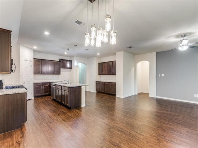 Building Photo - 1117 Berry St