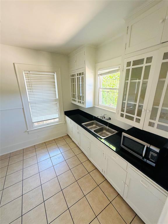 Building Photo - 3212 Oakmont Blvd