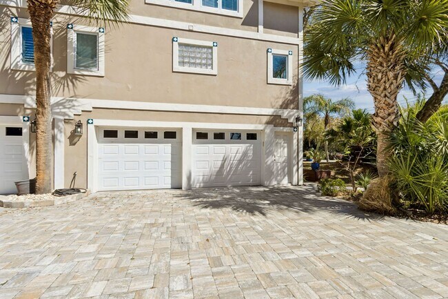 Building Photo - Steps to the Ocean! 3/3, 2198sq', Ocean View, Furnished