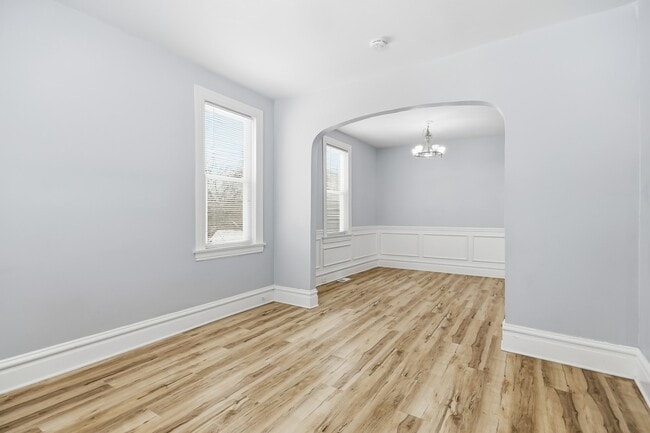 Building Photo - 7148 Kensington Ave