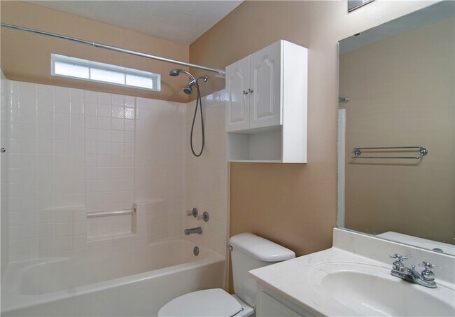 Building Photo - 1400 Front Royal Dr