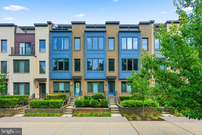 Building Photo - 10413 Fernwood Rd