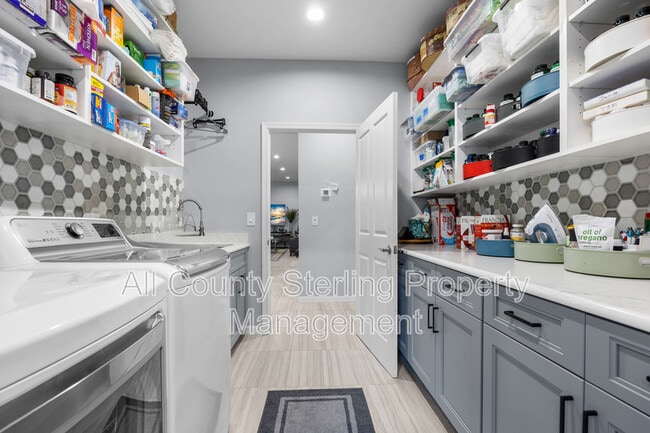 Building Photo - 4089 NW River Sebastian Ln